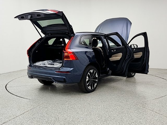 New 2026 Volvo XC60 B5 Plus w/ Climate Package AWD/4WD image 11