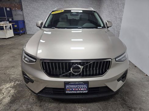 Used 2024 Volvo XC40 B5 Plus image 62