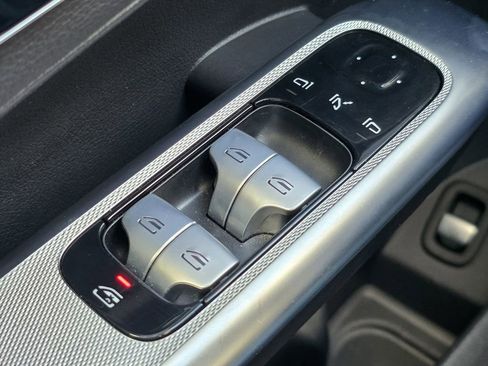 Used 2024 Mercedes-Benz GLC 300 image 24