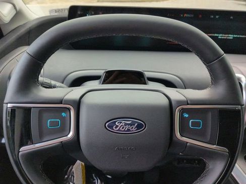 New 2025 Ford Expedition Max Platinum w/ Driver's Package image 30