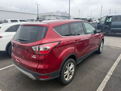 Used 2017 Ford Escape SE image 3