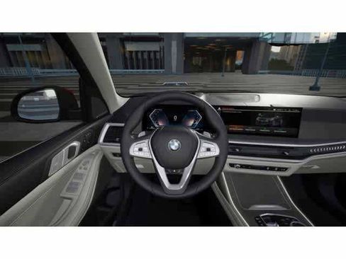 Used 2026 BMW X7 xDrive40i image 13