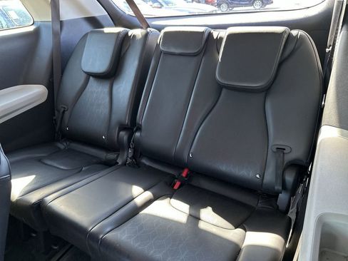 Used 2023 Kia Carnival LX image 21