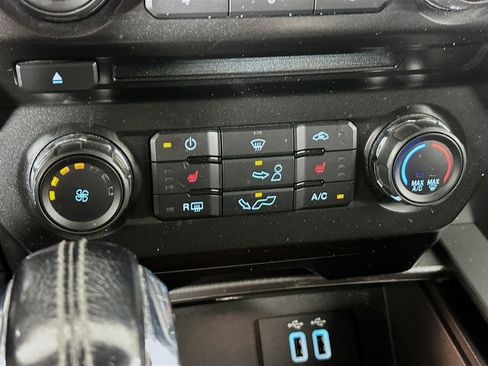 Used 2016 Ford F150 XLT w/ Equipment Group 302A Luxury AWD/4WD image 23