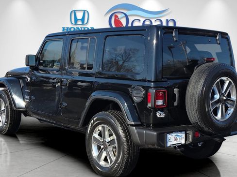 Used 2023 Jeep Wrangler Sahara image 6