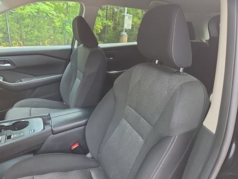 Certified 2024 Nissan Rogue SV FWD image 18