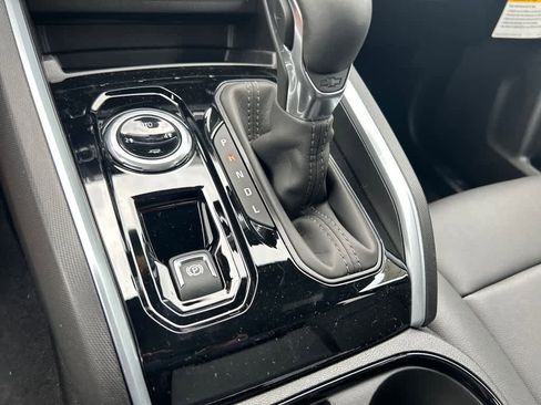 New 2025 Chevrolet Colorado LT w/ LT Convenience Package AWD/4WD image 9