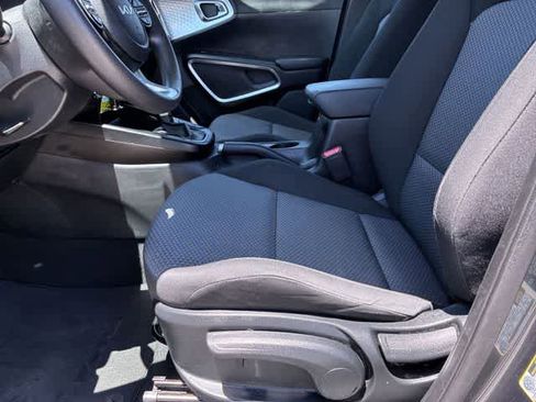 Used 2024 Kia Soul LX w/ Option Group 015 FWD image 18