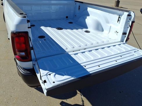 New 2026 RAM 2500 Tradesman AWD/4WD image 28