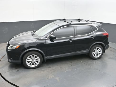 Used 2017 Nissan Rogue Sport SV w/ SV Premium Package image 32