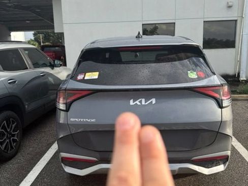 Used 2023 Kia Sportage EX FWD image 7