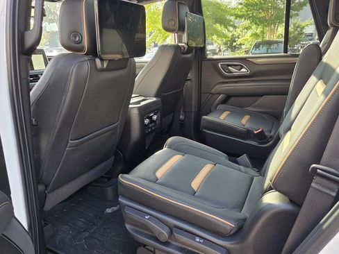 Used 2022 GMC Yukon AT4 w/ AT4 Premium Plus Package AWD/4WD image 12