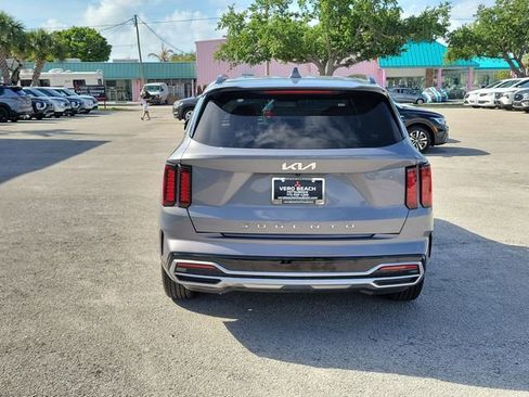 Used 2022 Kia Sorento S image 5