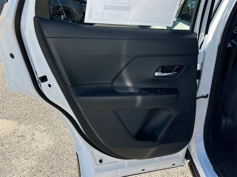 New 2026 Nissan Kicks SV image 18