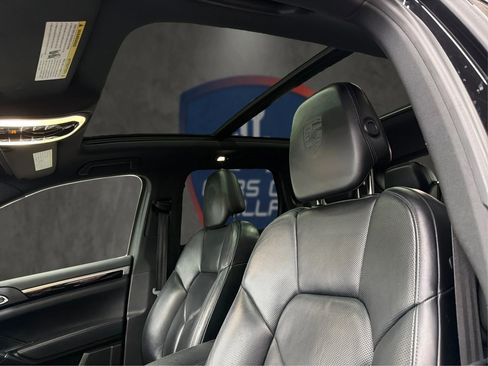 Used 2017 Porsche Cayenne S AWD/4WD image 35