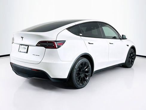 Used 2020 Tesla Model Y Long Range image 9