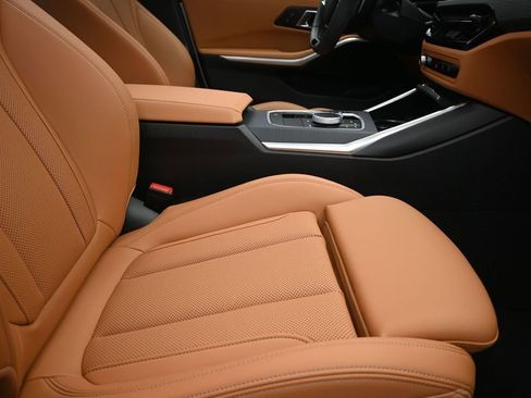 Certified 2025 BMW 330i Sedan RWD image 25