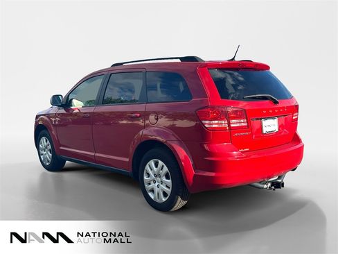 Used 2018 Dodge Journey SE image 3