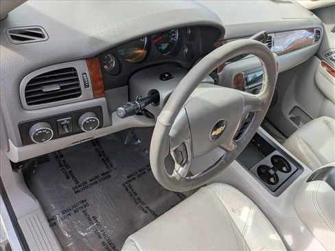 Used 2014 Chevrolet Silverado 2500 LTZ w/ LTZ Plus Package image 10