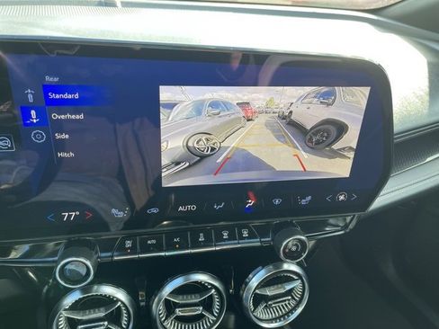 Used 2024 Chevrolet Blazer EV LT image 17