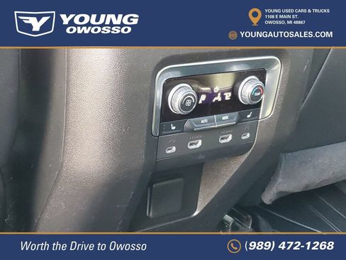 Used 2021 Chevrolet Suburban High Country w/ Premium Package 2 AWD/4WD image 33
