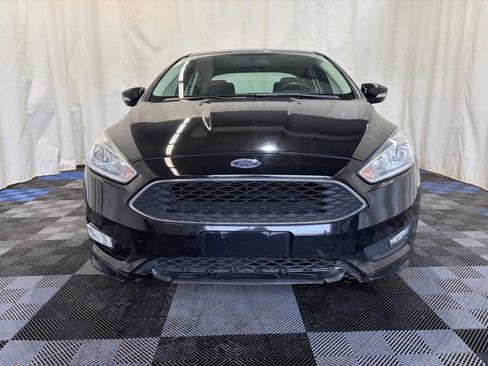 Used 2016 Ford Focus SE w/ SE Sport Package image 4