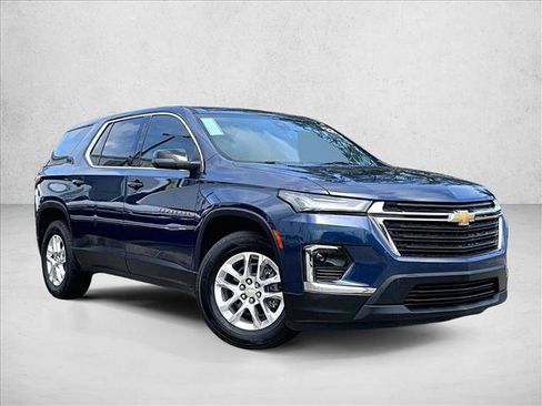 Used 2022 Chevrolet Traverse LS FWD image 12