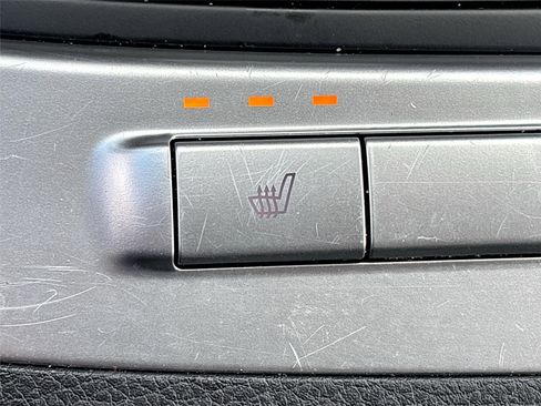 Used 2025 Kia Carnival FWD image 20