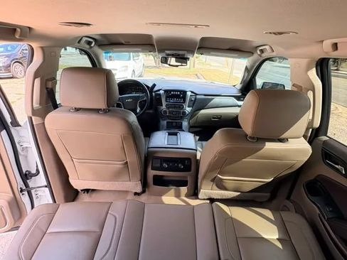Used 2019 Chevrolet Suburban LT RWD image 10