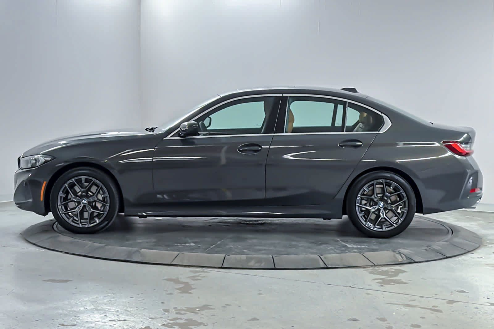 Used 2026 BMW 330i Sedan w/ Convenience Package RWD image 10