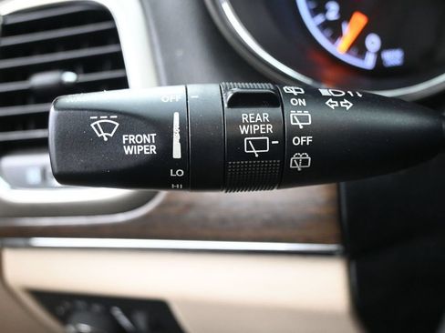 Used 2015 Jeep Grand Cherokee Limited w/ Trailer Tow Group IV AWD/4WD image 19