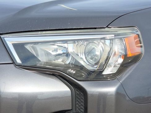 Used 2019 Toyota 4Runner SR5 Premium AWD/4WD image 4