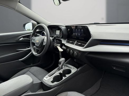 Certified 2024 Chevrolet Trax LS w/ LS Convenience Package FWD image 17