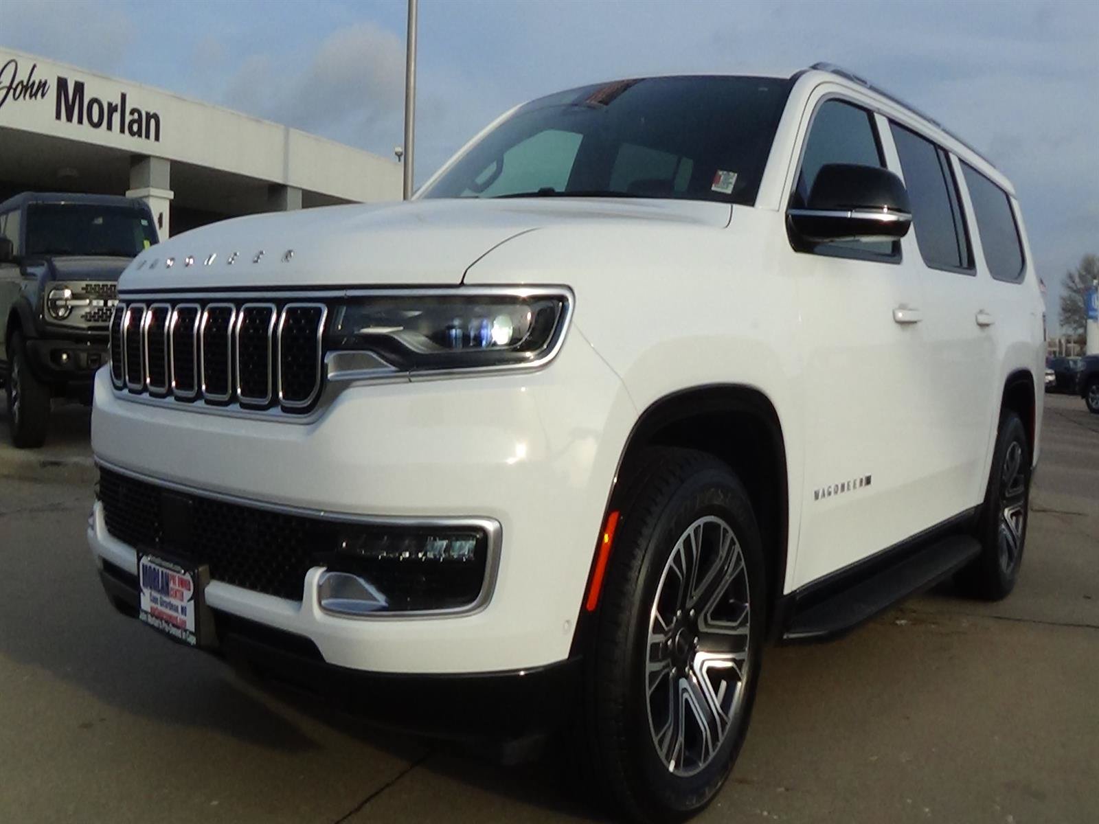 Used 2025 Jeep Wagoneer L 4WD image 2