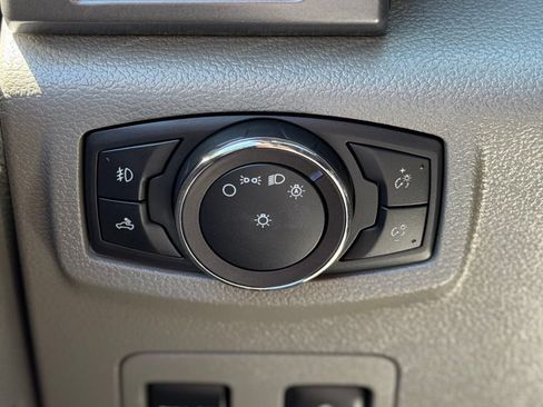 Used 2019 Ford F150 XLT w/ Equipment Group 302A Luxury AWD/4WD image 23