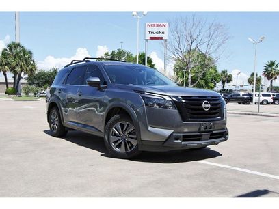 Used 2023 Nissan Pathfinder SV w/ SV Premium Package