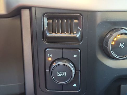 Used 2023 Ford F150 XLT image 24