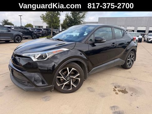Used 2018 Toyota C-HR XLE FWD image 1