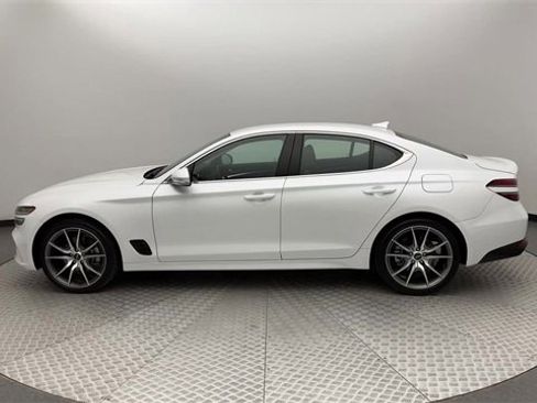 Used 2023 Genesis G70 2.0T image 5