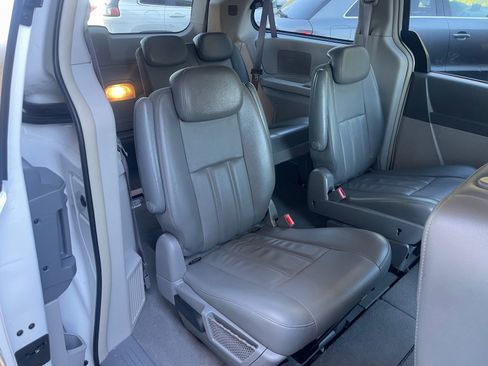 Used 2010 Dodge Grand Caravan SXT image 25