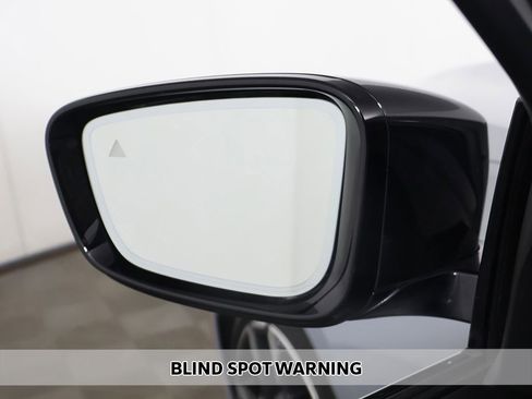 Used 2025 BMW 330i xDrive Sedan w/ M Sport Package image 5