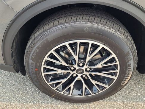 New 2025 Ford Escape Base image 18