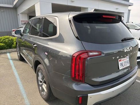 Used 2024 Kia Telluride LX image 9