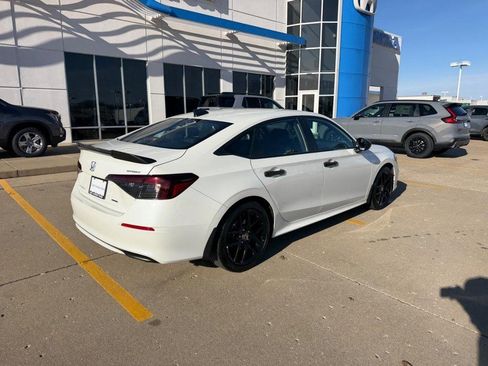 Certified 2025 Honda Civic Sport image 2