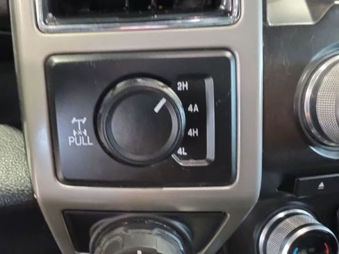Used 2018 Ford F150 Lariat w/ Equipment Group 502A Luxury AWD/4WD image 29