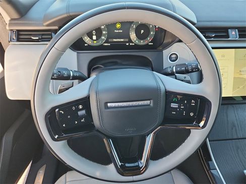 Used 2026 Land Rover Range Rover Velar Dynamic SE image 13
