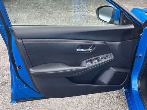 Used 2025 Nissan Sentra SV image 18