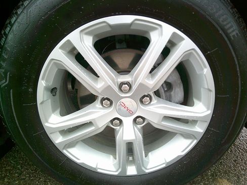 Used 2023 GMC Terrain SLE w/ Driver Convenience Package image 25