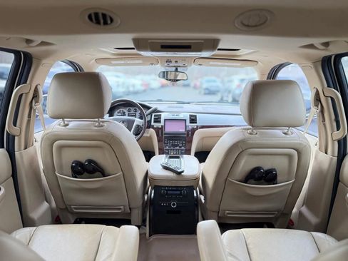 Used 2013 Cadillac Escalade Premium image 14