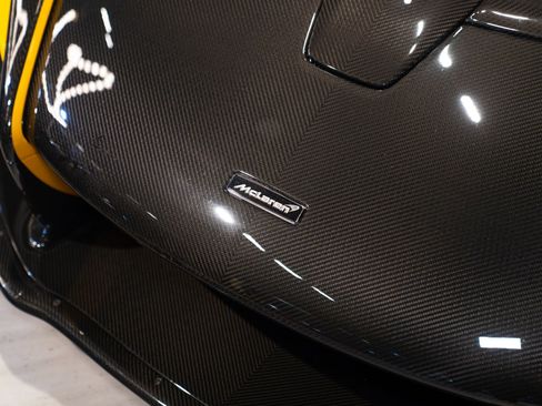 Used 2019 McLaren Senna RWD image 14